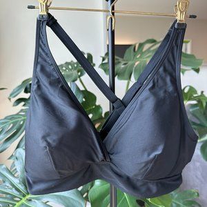 0/L Torrid Swim Wireless Triangle Bikini Top